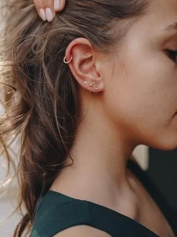 Helix Piercing Aftercare: Do’s & Don’ts Guide