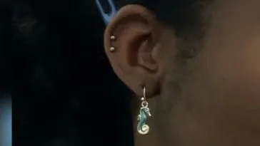 Thinking about a double helix piercing? Learn healing time, pain level, aftercare tips, jewelry options, and risks in this complete 2026 guide.